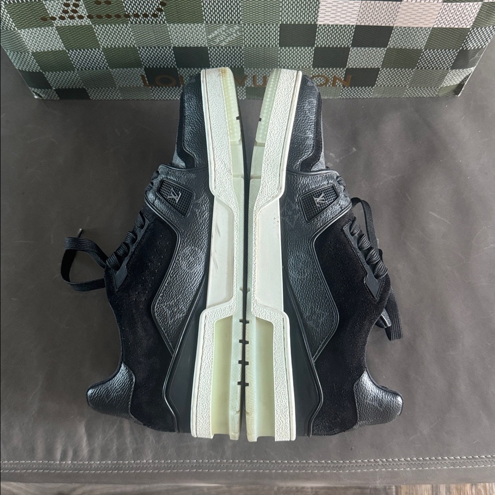 Louis Vuitton Canvas & Suede Men's Sneakers - Picture 6 of 8